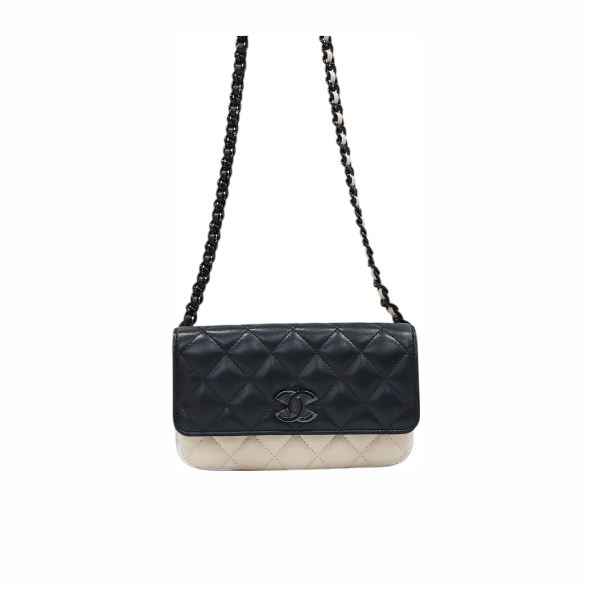 CHANEL 샤넬 WOC 체인 플랩 폰 홀더백 샤이니 램스킨