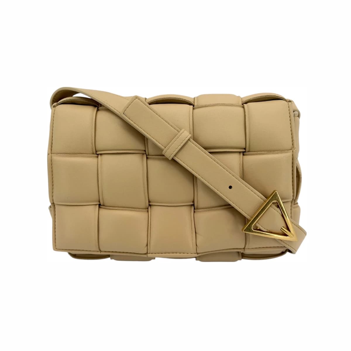 BOTTEGA VENETA 보테가베네타 패딩 레더 카세트백 베이지