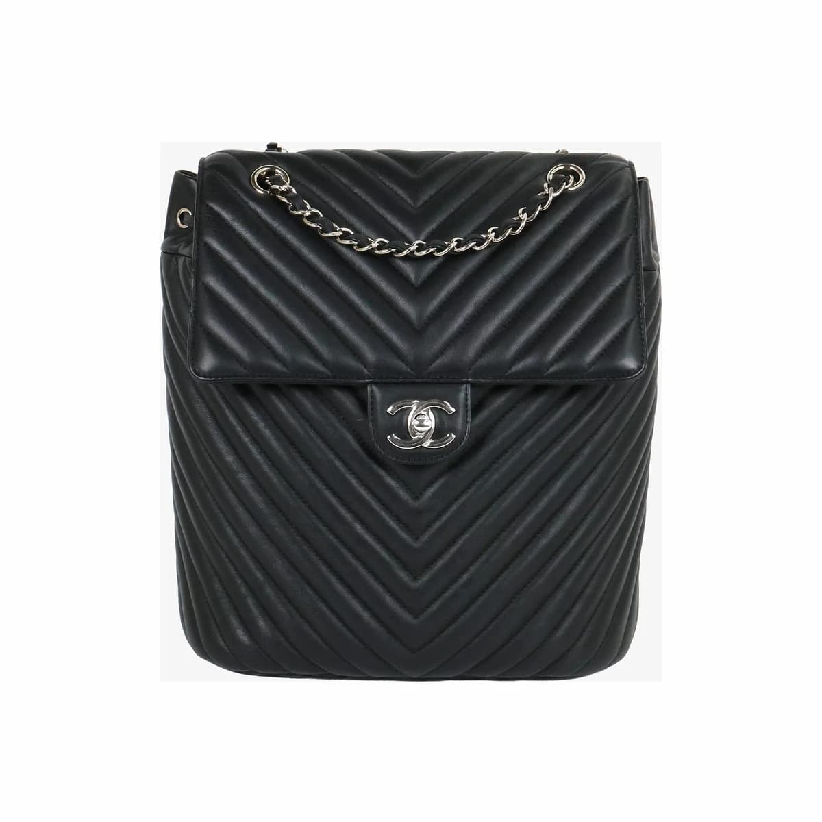 CHANEL 샤넬 쉐브론 어반 스피릿 백팩 블랙 은장 25번대