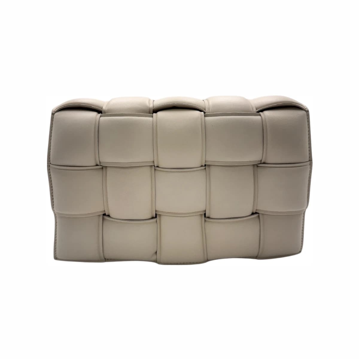 BOTTEGA VENETA 보테가베네타 초크 패딩 레더 카세트백 가죽